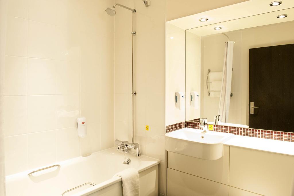 Premier Inn Aberdeen City Centre Bilik gambar